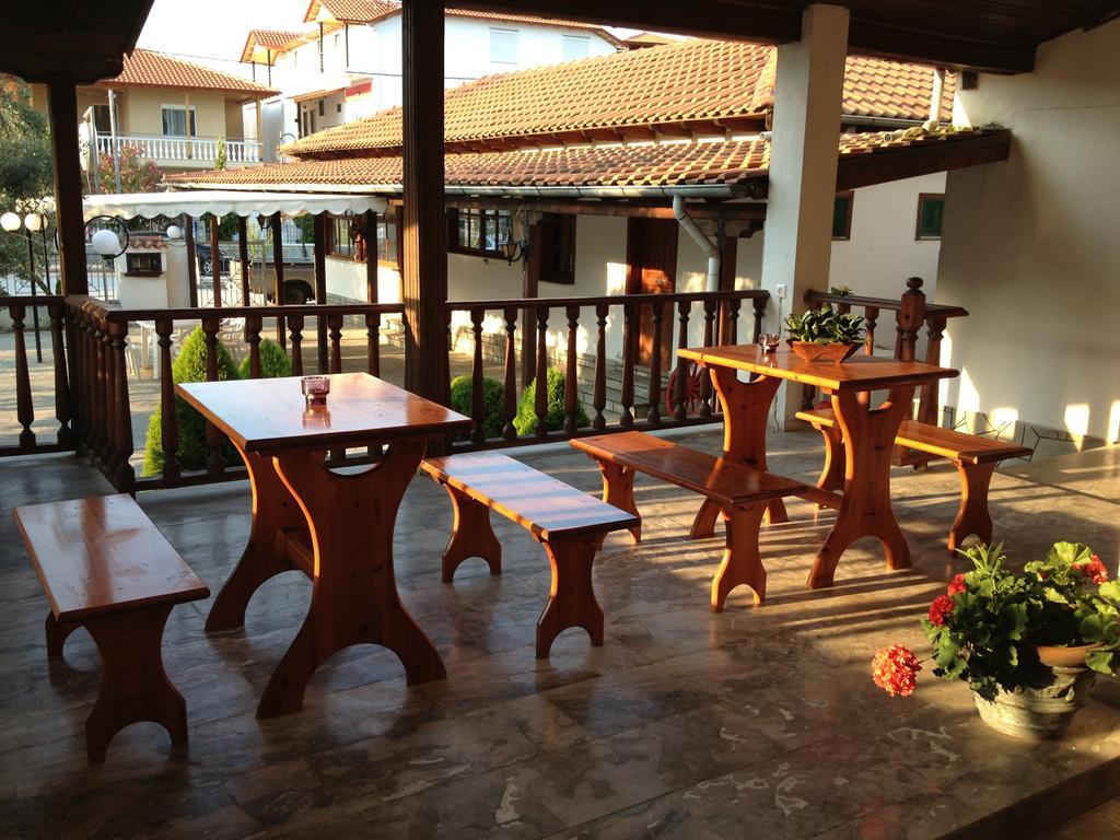 Menis Haus Apartment วราสนา ภายนอก รูปภาพ