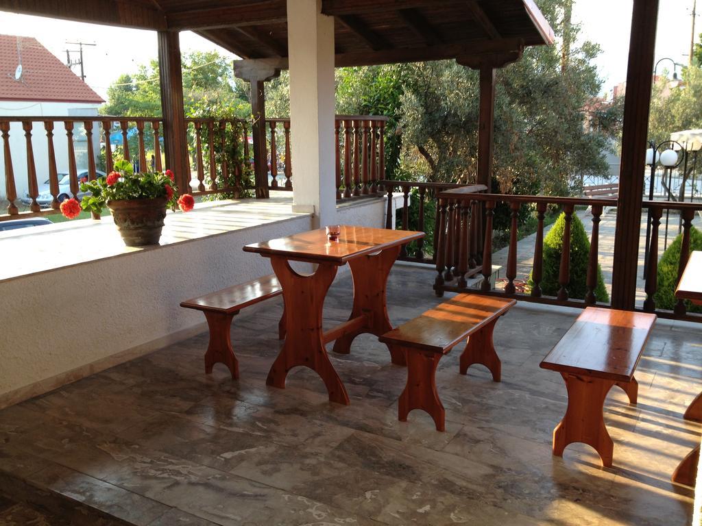 Menis Haus Apartment วราสนา ภายนอก รูปภาพ
