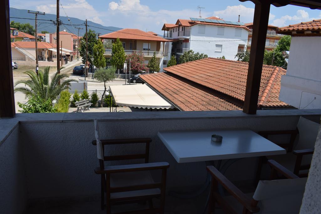Menis Haus Apartment วราสนา ภายนอก รูปภาพ
